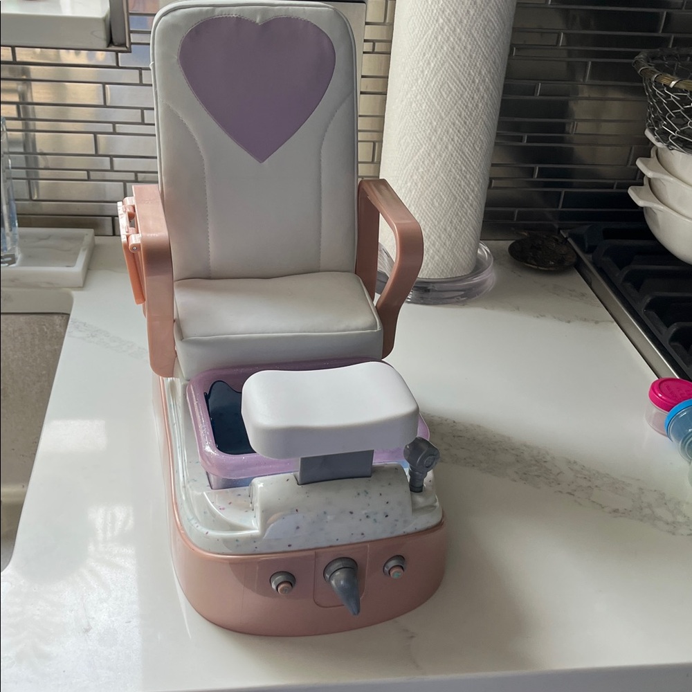 Two American girl red chairs & spa. Created for Molly in 2000 & retired in 2013. - Picture 10 of 10